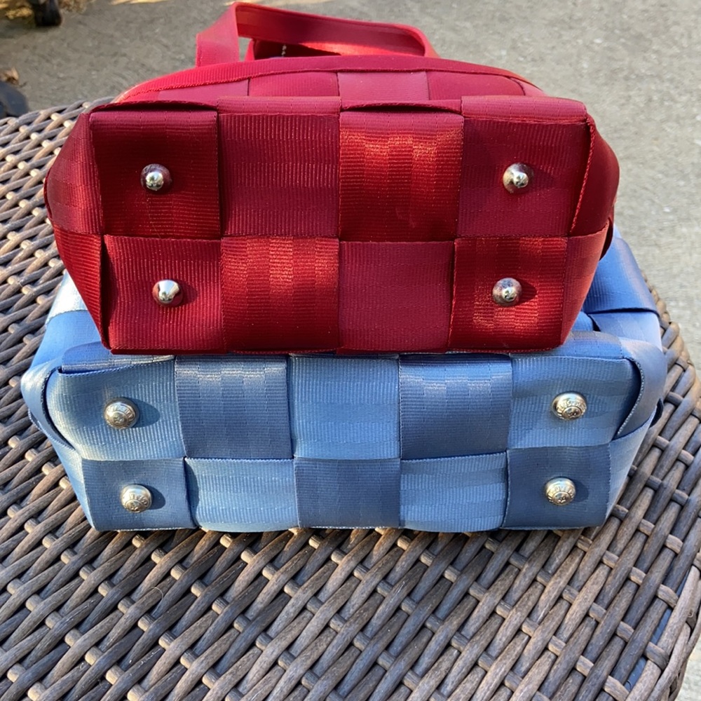Two (2) Harvey’s Seatbelt bags-selling together - Picture 7 of 9